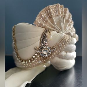 Embroidered Silk Turban in Off White